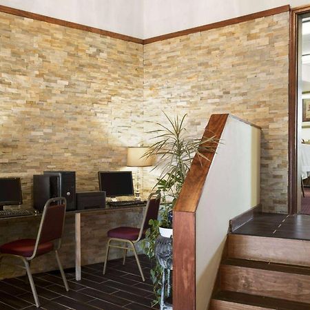 Hotel Ramadaby Wyndham Pittsburgh-New Stanton Exterior foto