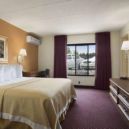 Hotel Ramadaby Wyndham Pittsburgh-New Stanton Exterior foto