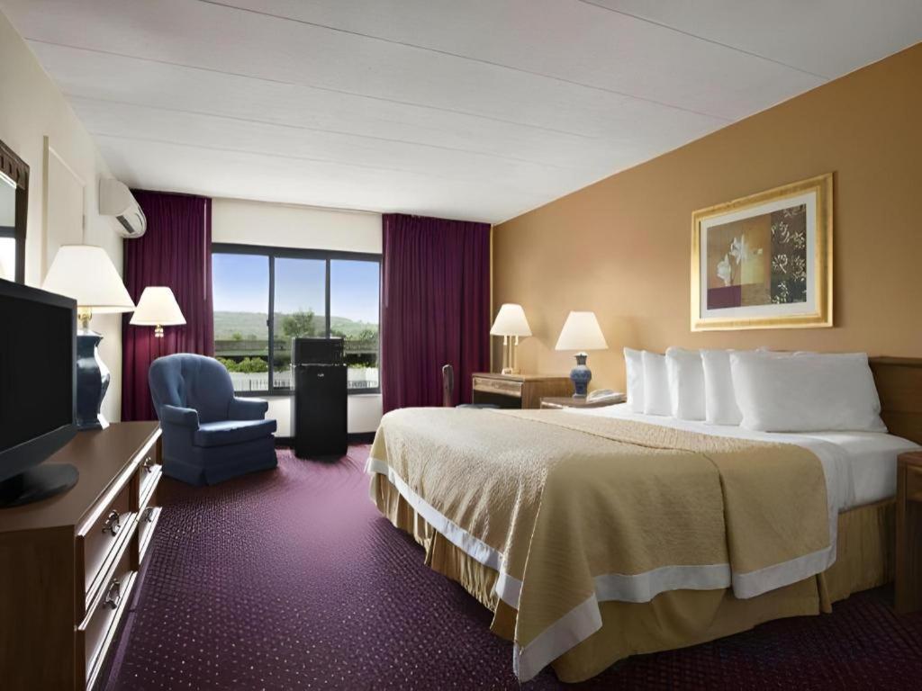 Hotel Ramadaby Wyndham Pittsburgh-New Stanton Exterior foto