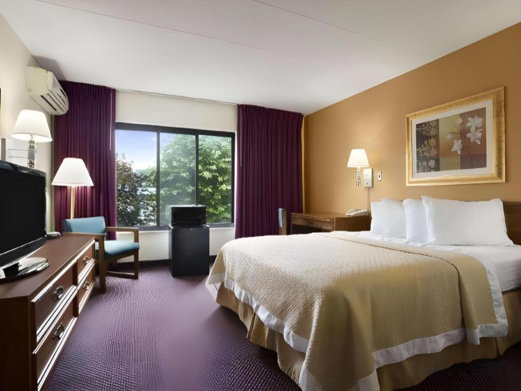 Hotel Ramadaby Wyndham Pittsburgh-New Stanton Exterior foto